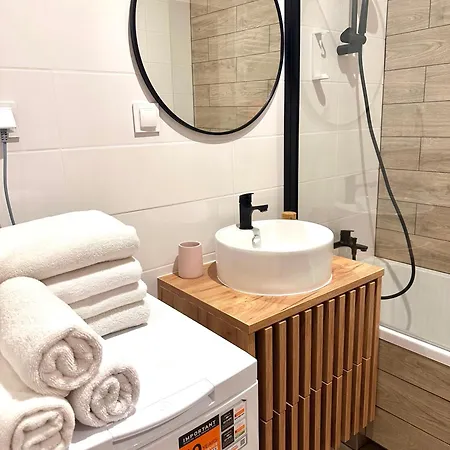 A44 By Real Warschau