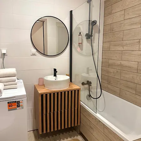 A44 By Real Warschau